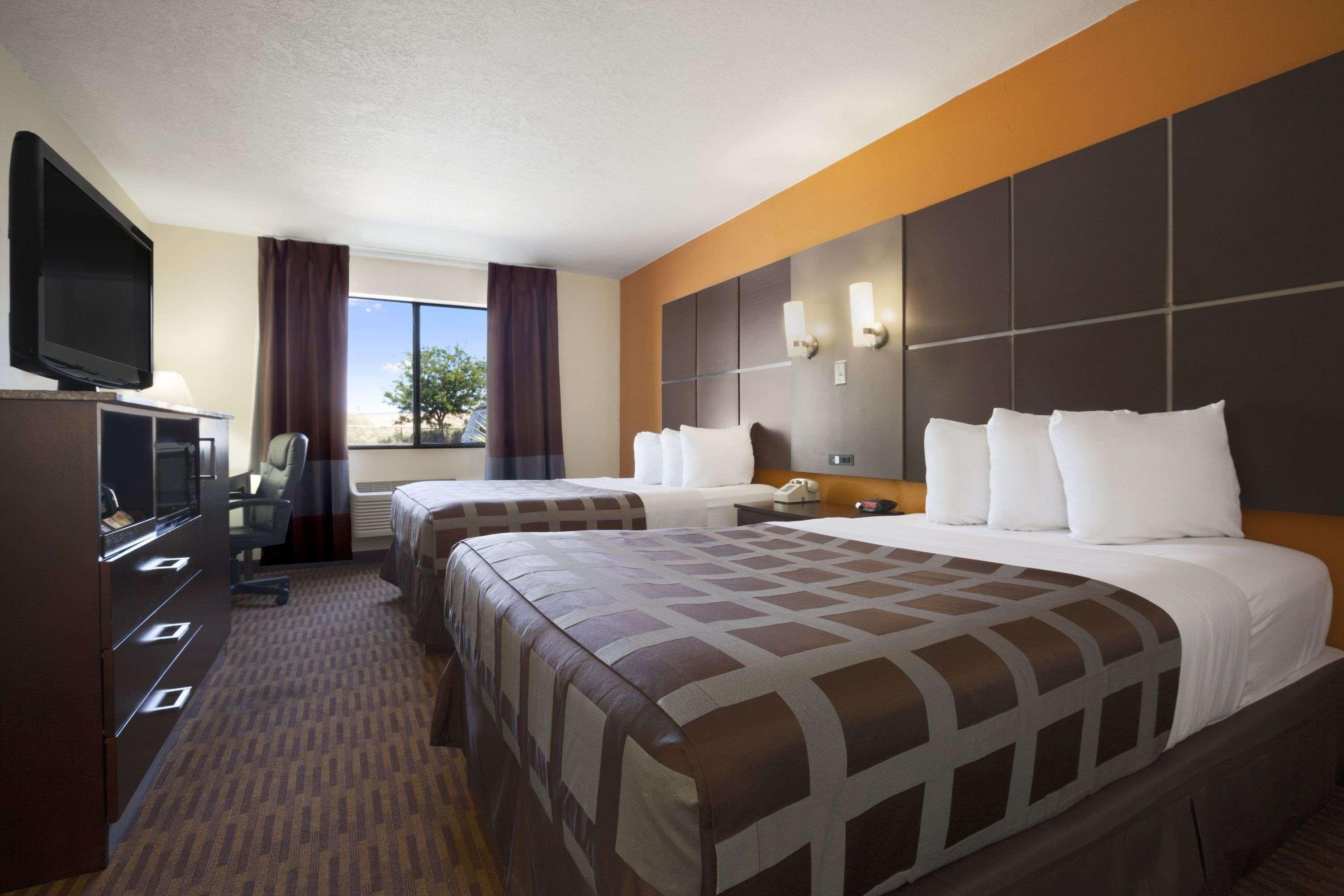 Days Inn By Wyndham Los Lunas Exterior foto